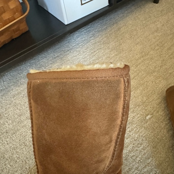 UGGs W Classic Tall Size 7, Tan - Picture 5 of 11